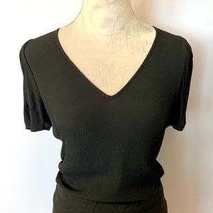 Banana Republic Black Blouse with Puff Sleeves 🕶